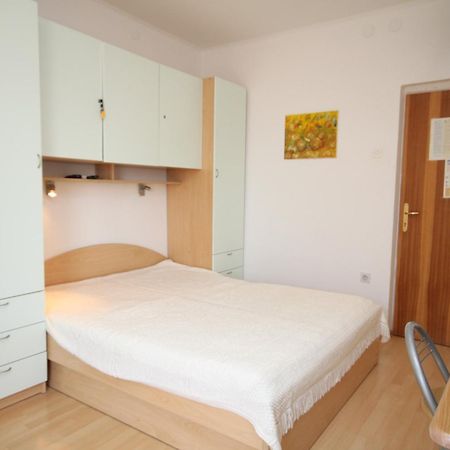 Apartments With A Parking Space Makarska - 6693 Rom bilde