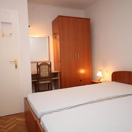 Apartments With A Parking Space Makarska - 6693 Rom bilde