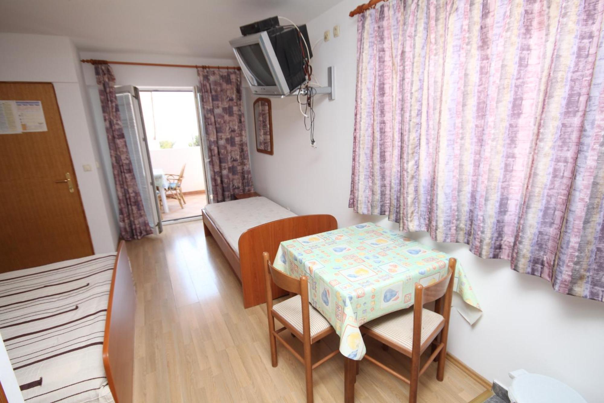 Apartments With A Parking Space Makarska - 6693 Rom bilde